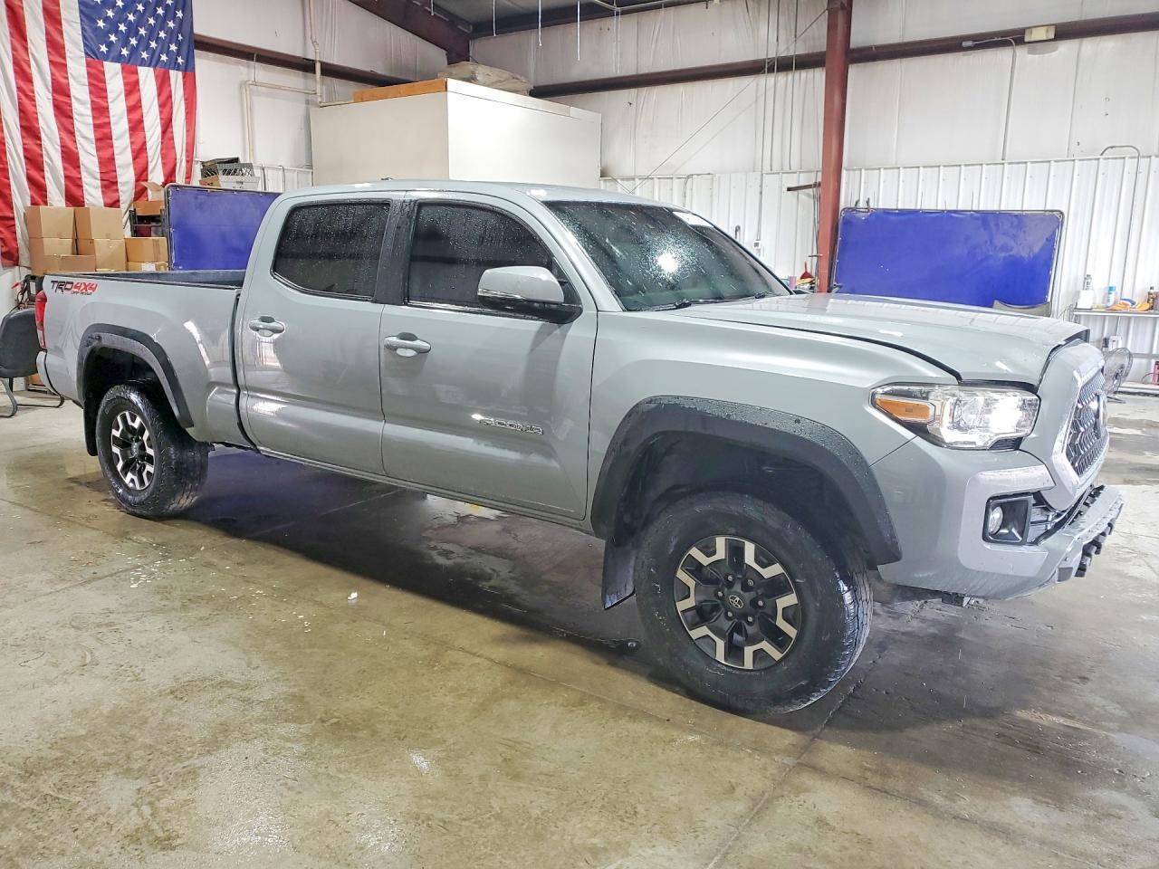 2018 Toyota Tacoma Trd Off-Road - Image 4