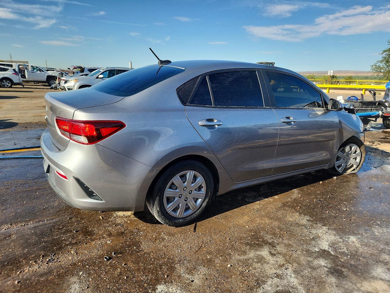 2022 Kia Rio S - Фото 3
