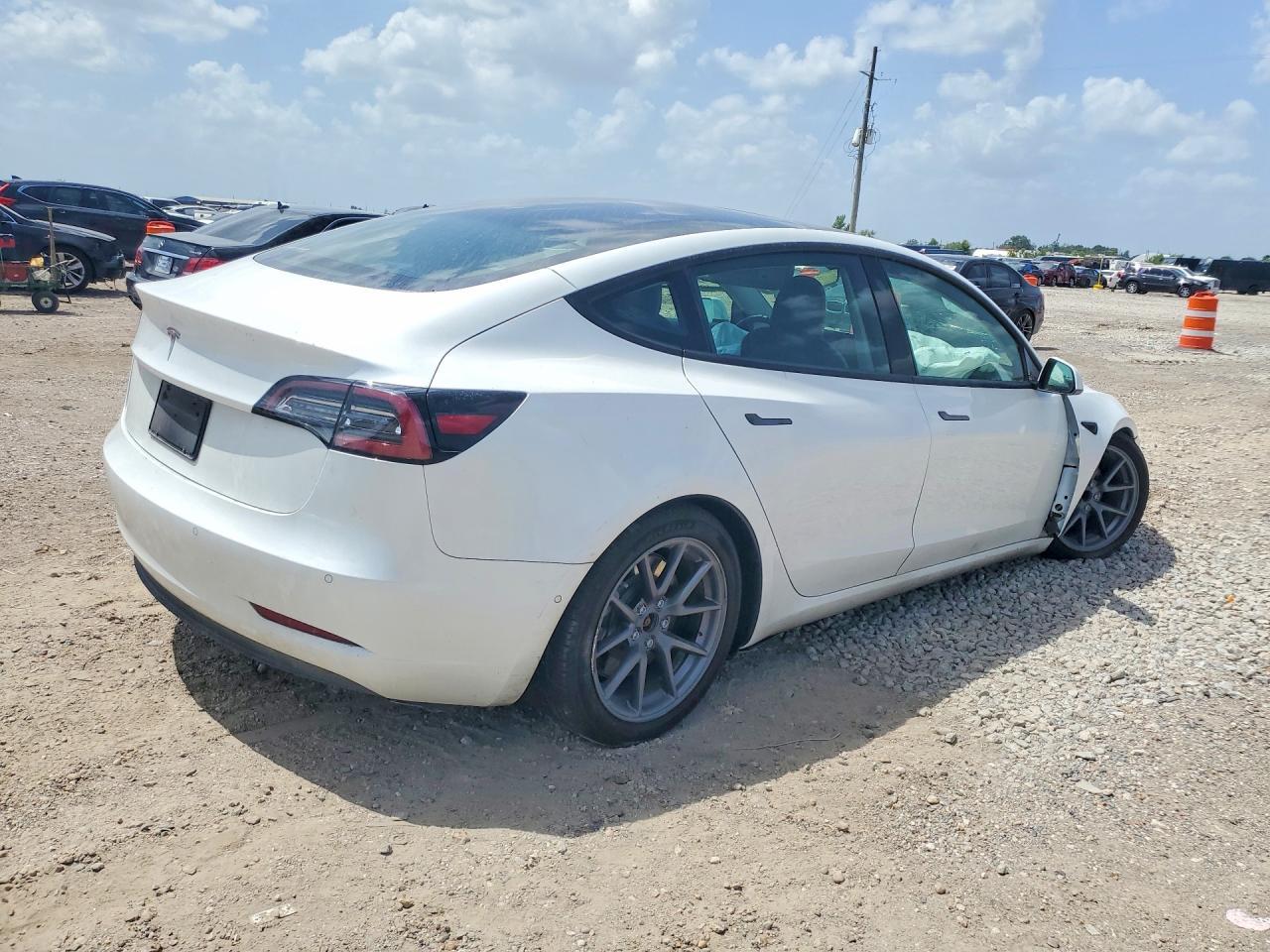 2021 Tesla Model 3 - Фото 3