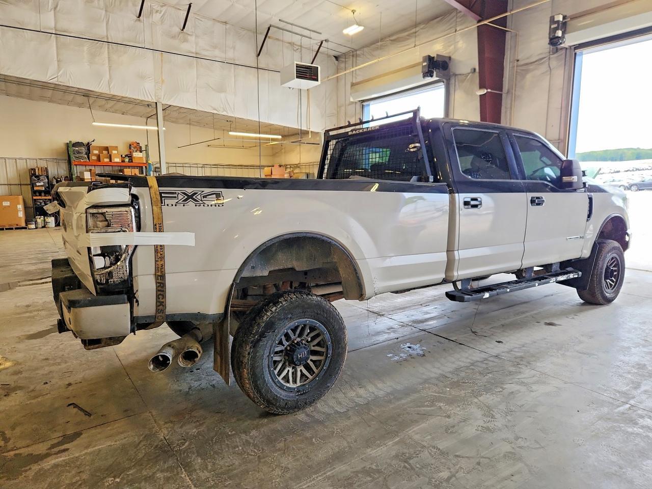 2020 Ford F250 Super Duty - Фото 3