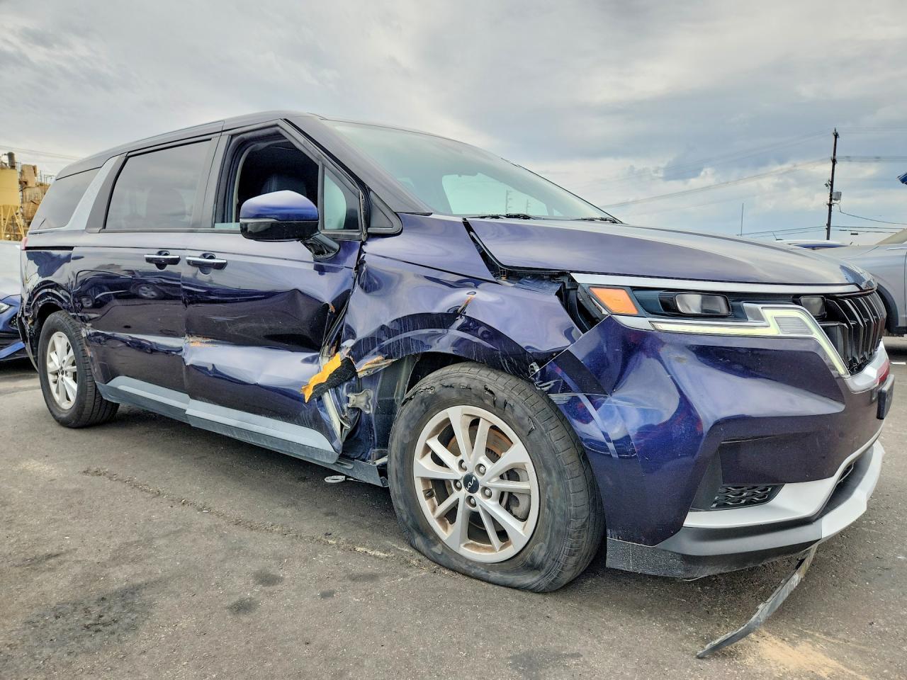 2022 Kia Carnival Lx - Фото 4