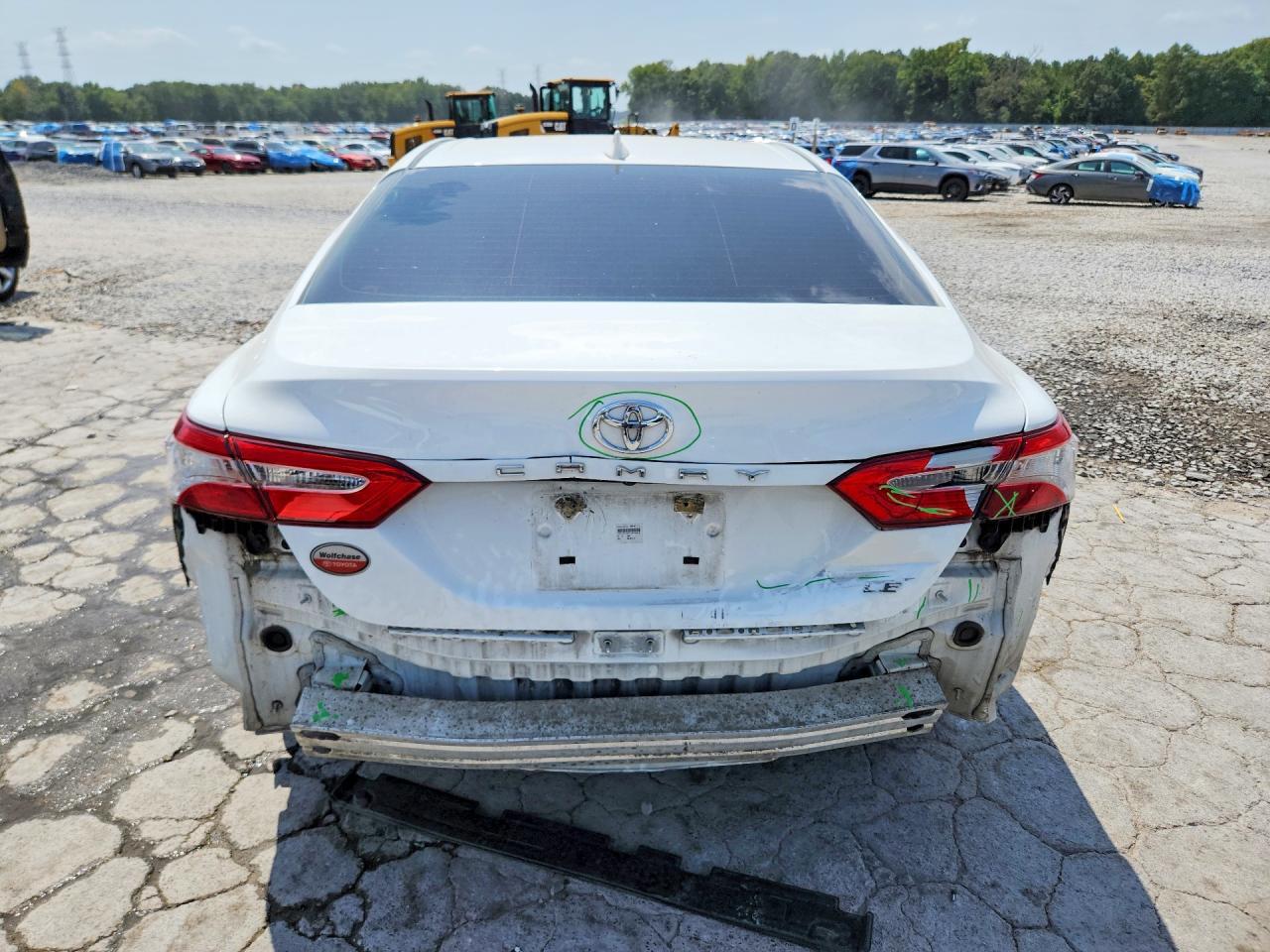 2020 Toyota Camry - Фото 6