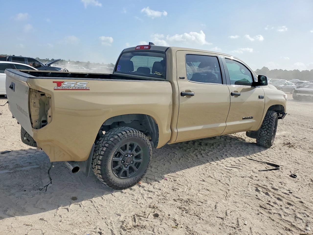 2020 Toyota Tundra Crewmax Sr5 - Image 3