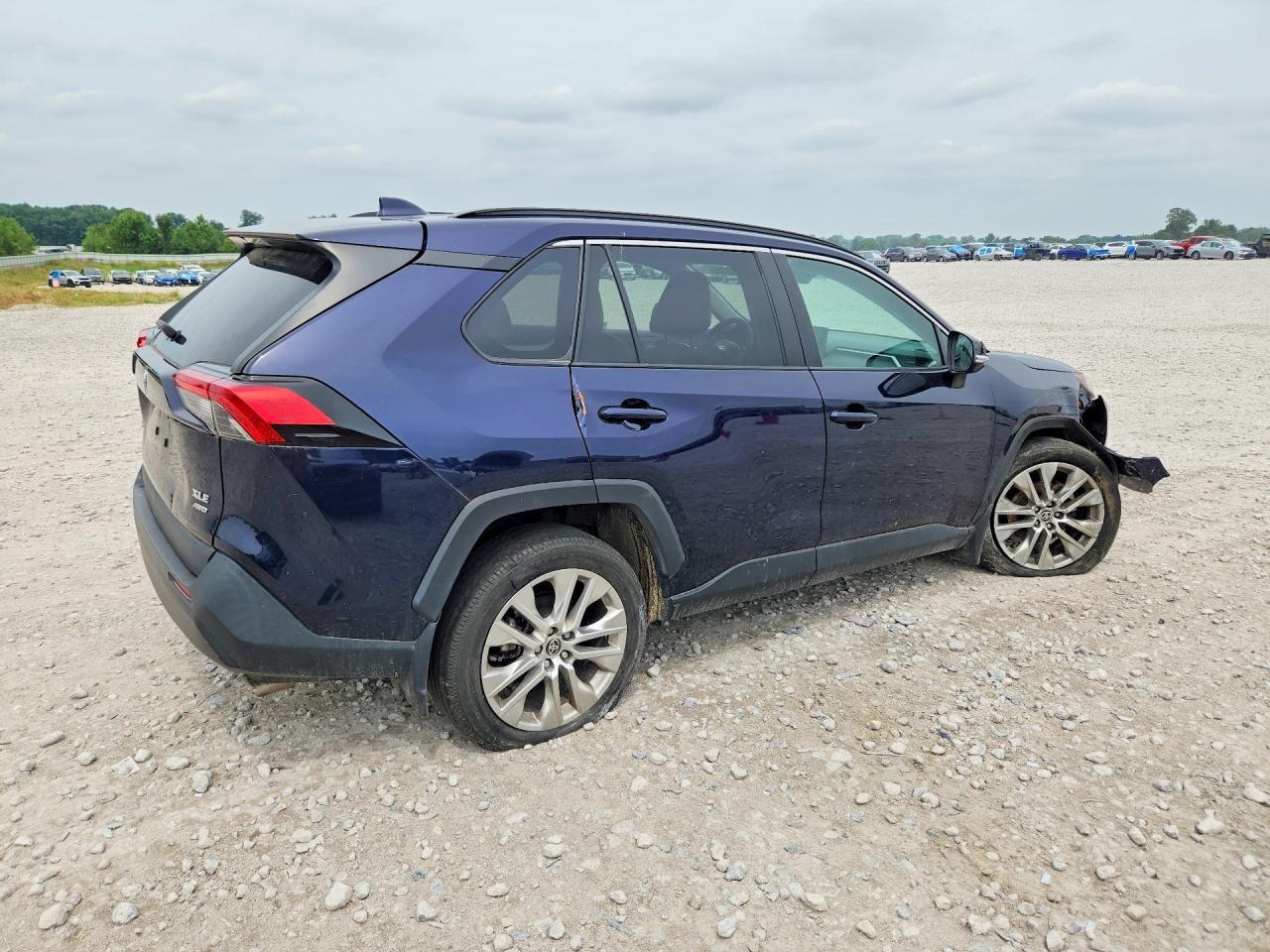2022 Toyota Rav4 Xle Premium - Фото 3