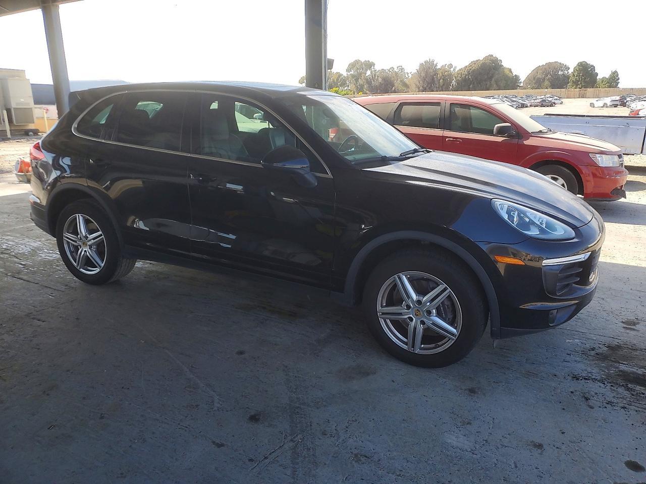 2016 Porsche Cayenne - Image 4