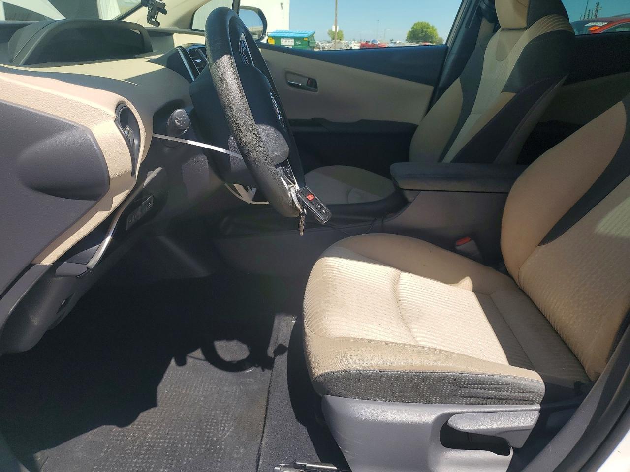 2016 Toyota Prius Two Eco - Image 7