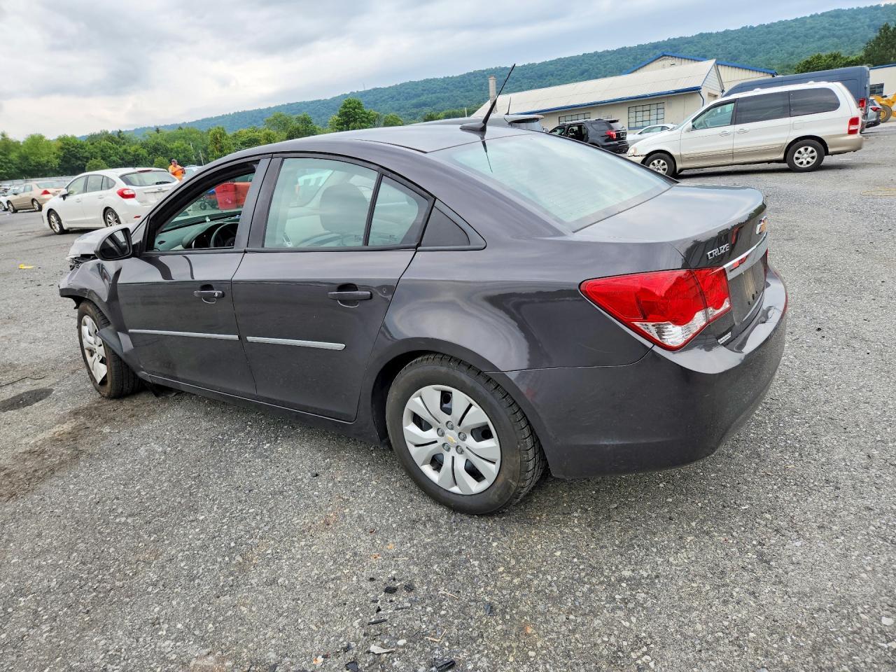 2014 Chevrolet Cruze Ls - Фото 2