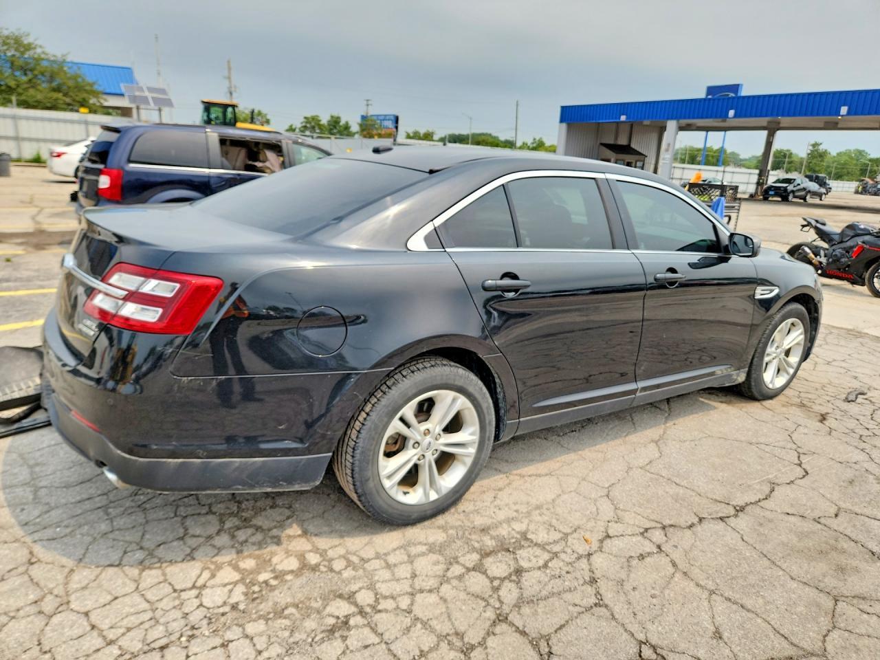 2015 Ford Taurus Sel - Фото 3