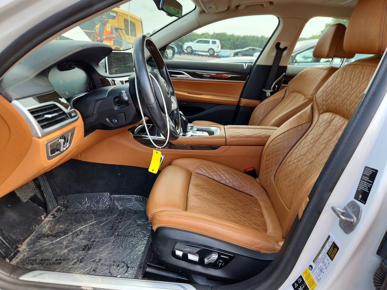 2021 BMW 750 Xi - Фото 7