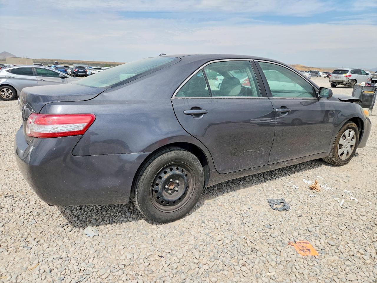 2011 Toyota Camry Le - Image 3