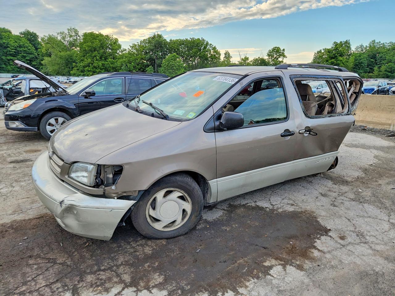 1999 Toyota Sienna Xle