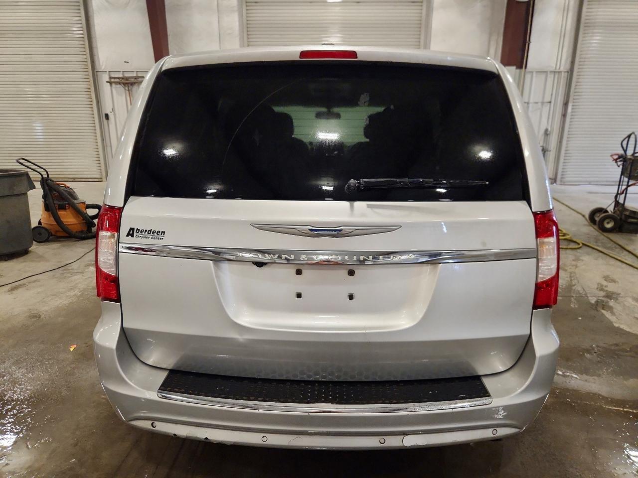 2012 Chrysler Town & Country Touring - Фото 6