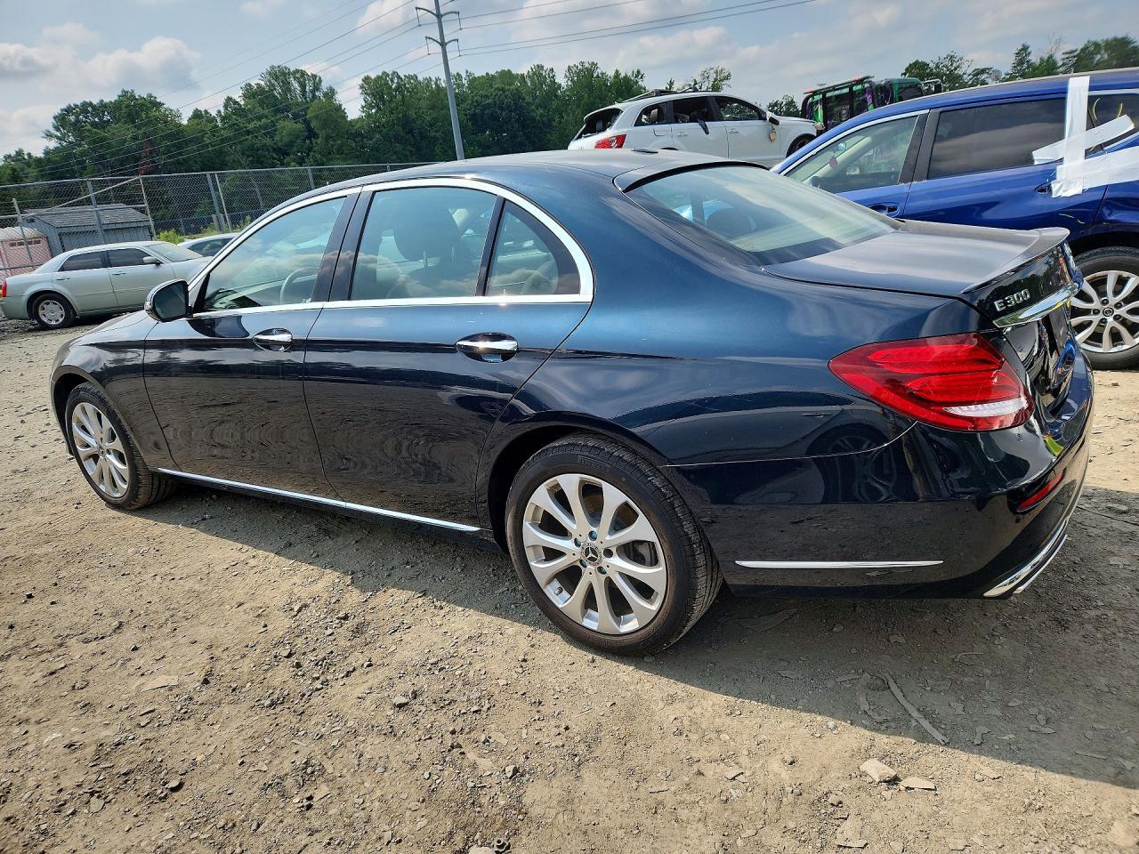 2018 Mercedes-Benz E 300 4Matic - Фото 2