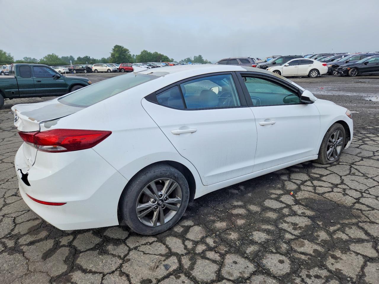 2017 Hyundai Elantra Se - Image 3