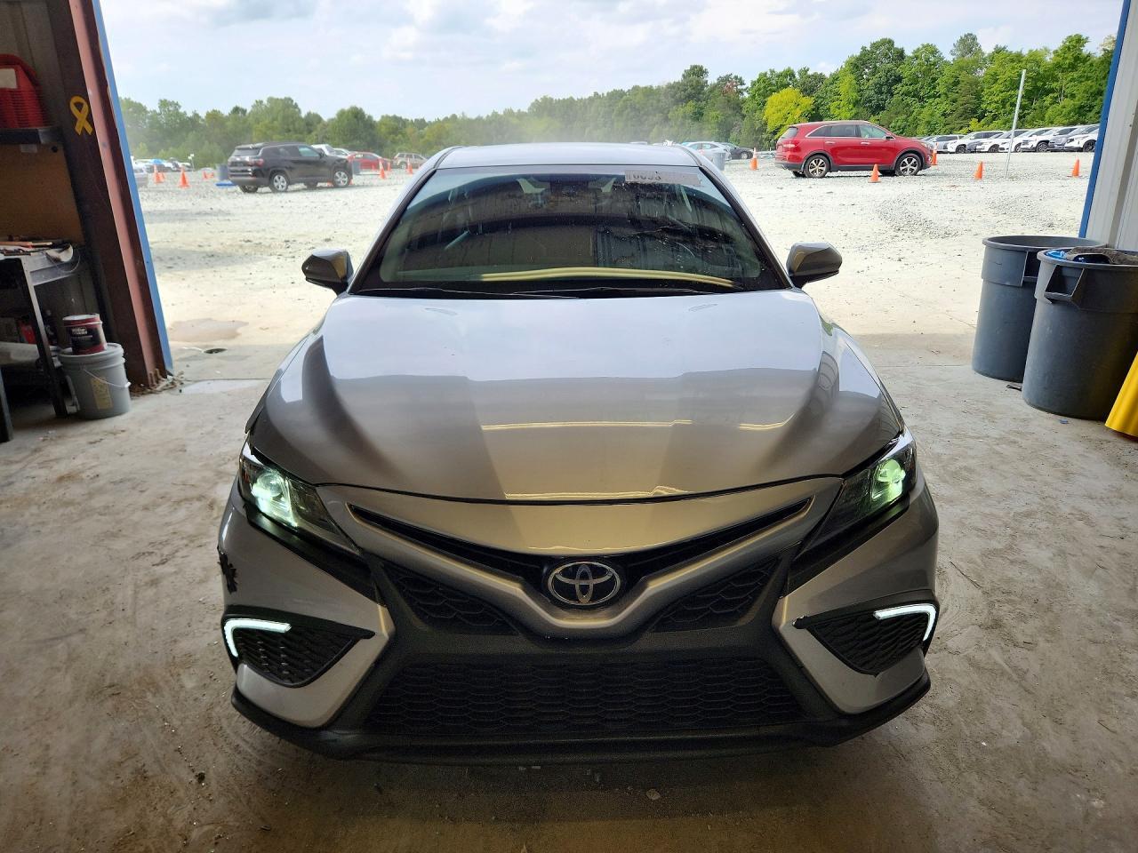 2024 Toyota Camry Se - Image 5