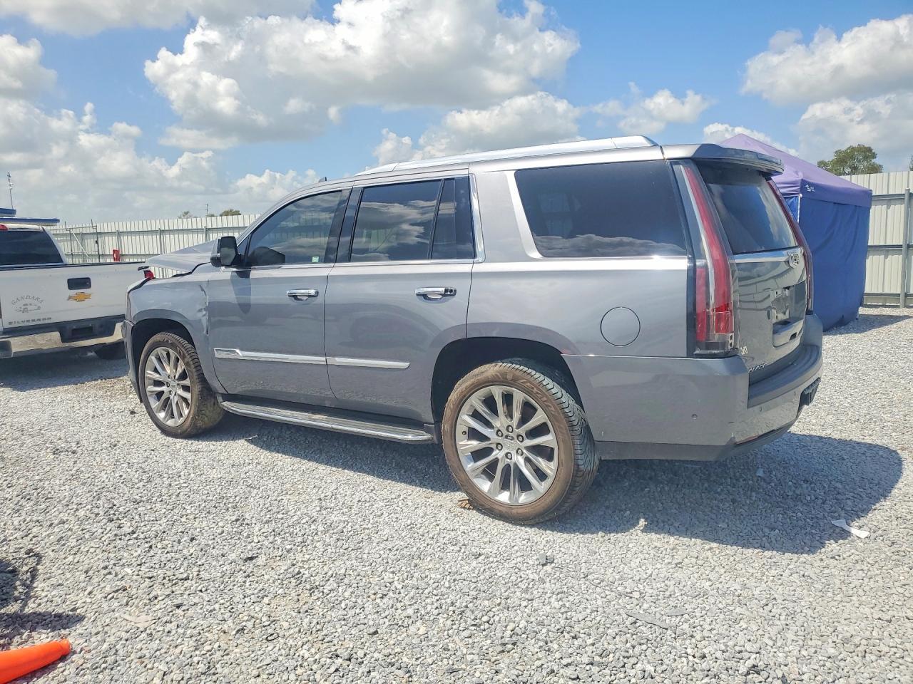 2018 Cadillac Escalade Luxury - Фото 2