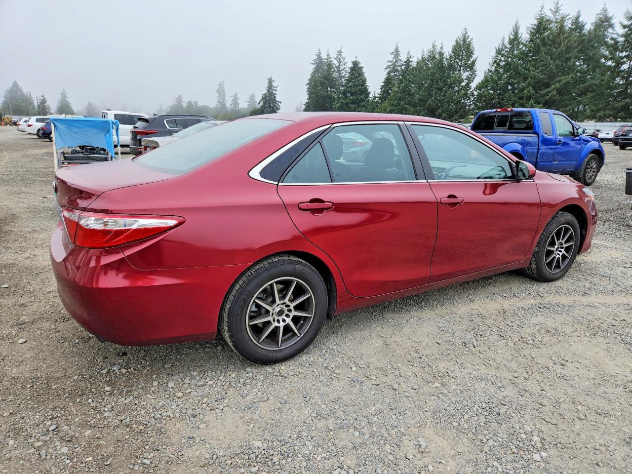 2016 Toyota Camry Le - Фото 3