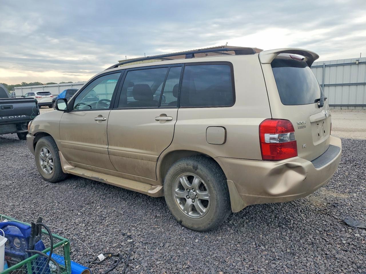 2005 Toyota Highlander - Image 2