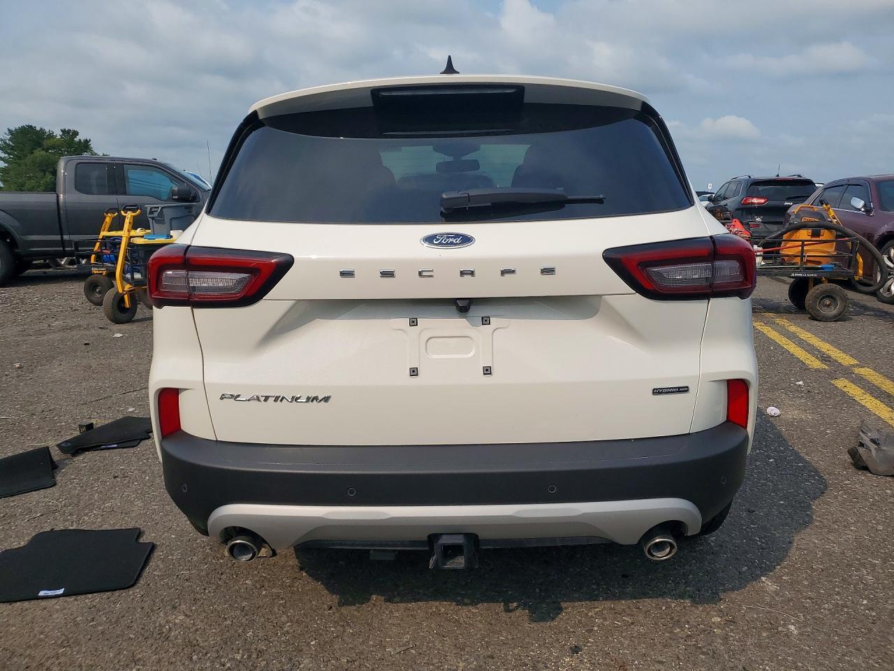 2026 Ford Escape Platinum - Image 6