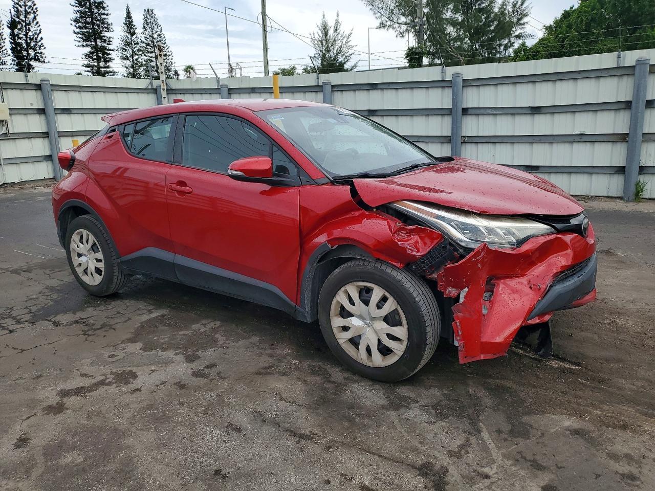 2020 Toyota C-Hr Le - Image 4