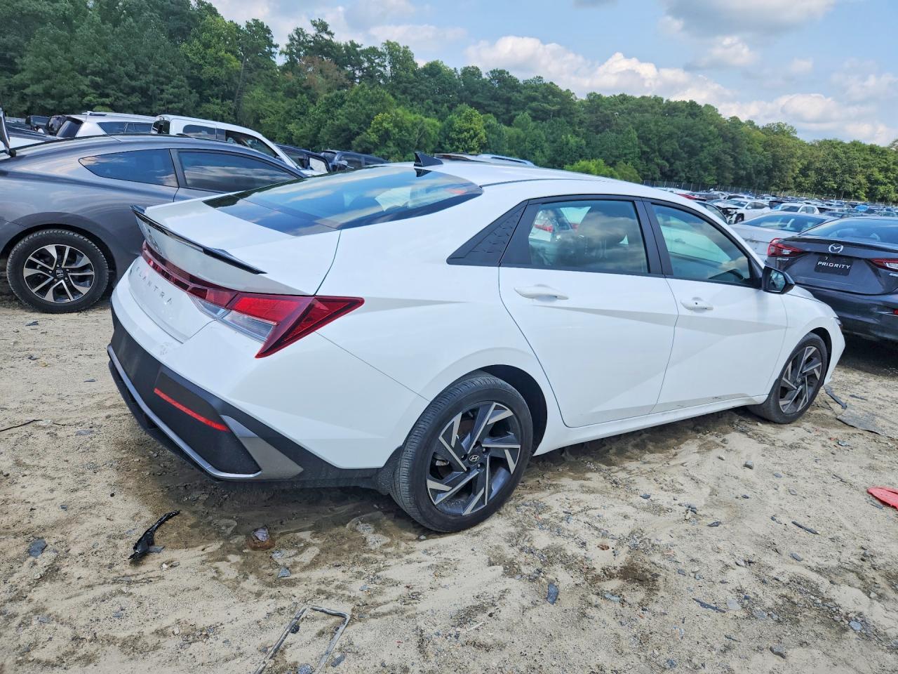 2025 Hyundai Elantra Sel Sport - Фото 3
