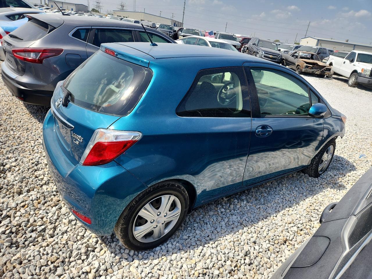 2013 Toyota Yaris 3-Door Le - Image 3