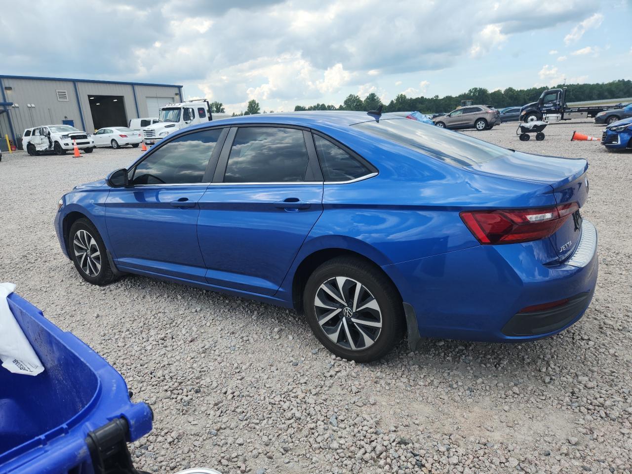2022 Volkswagen Jetta S - Фото 2
