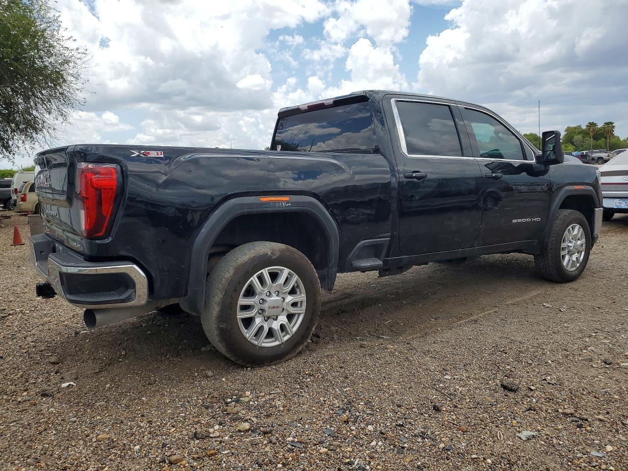 2023 GMC Sierra - Image 3