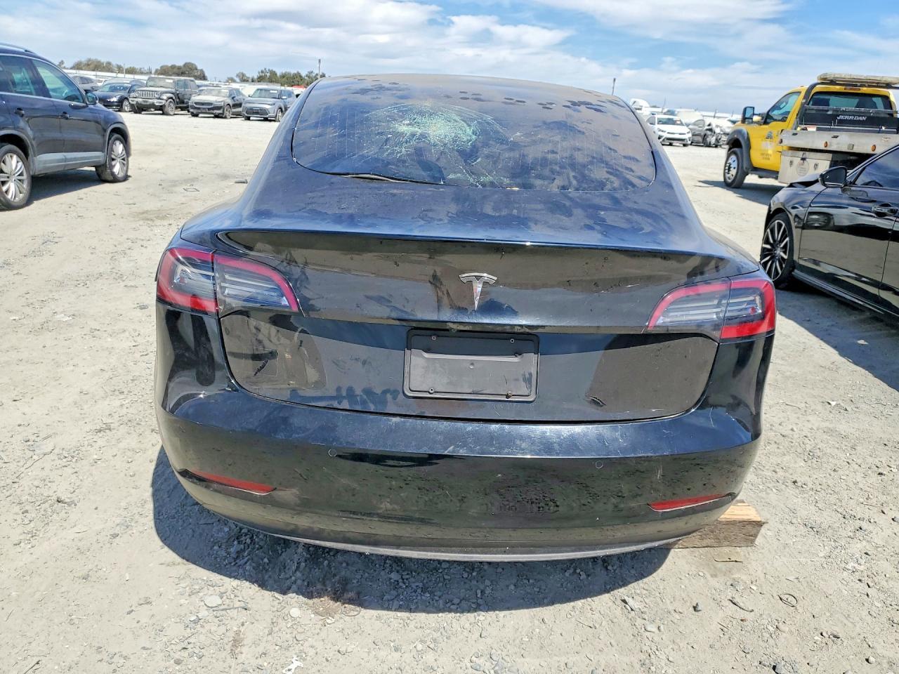 2020 Tesla Model 3 - Фото 6