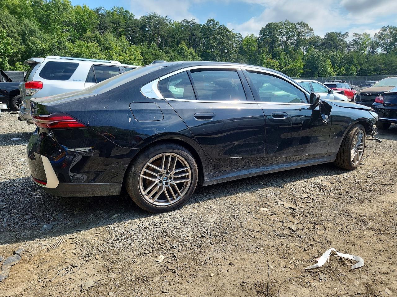 2024 BMW 530 Xi - Фото 3