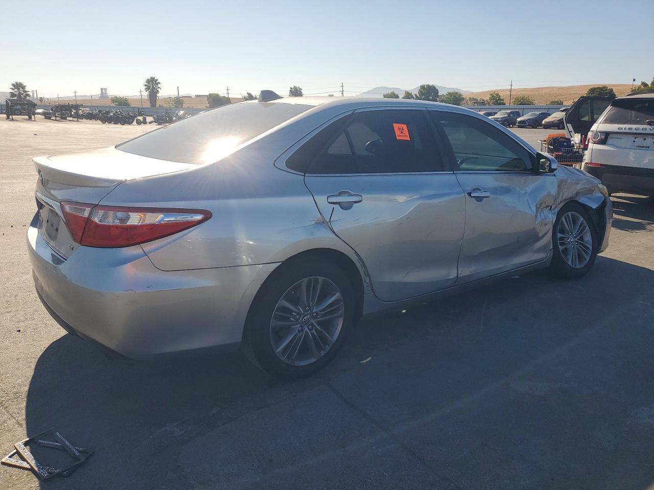 2017 Toyota Camry Se - Image 3