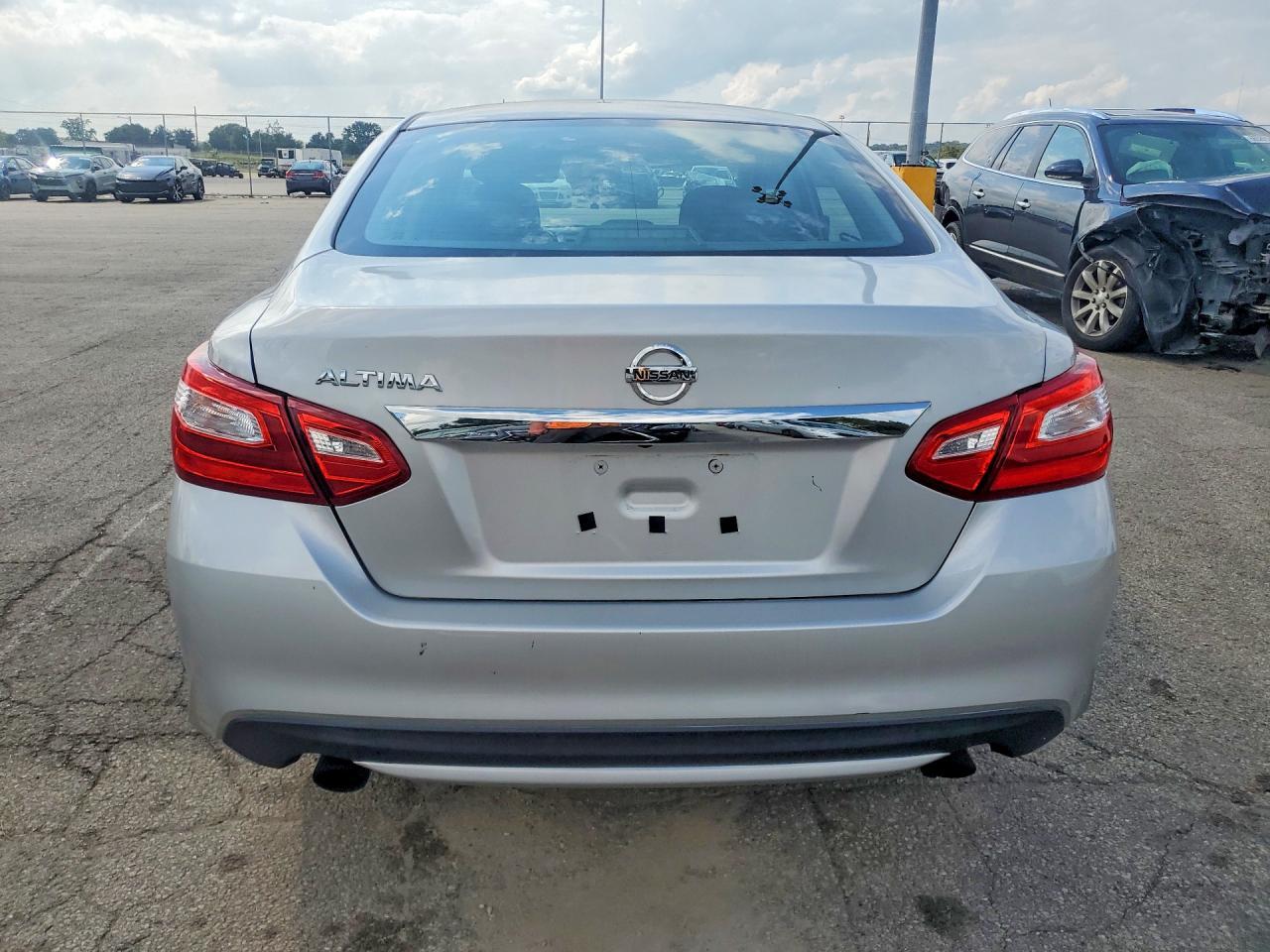 2016 Nissan Altima 2.5 S - Фото 6
