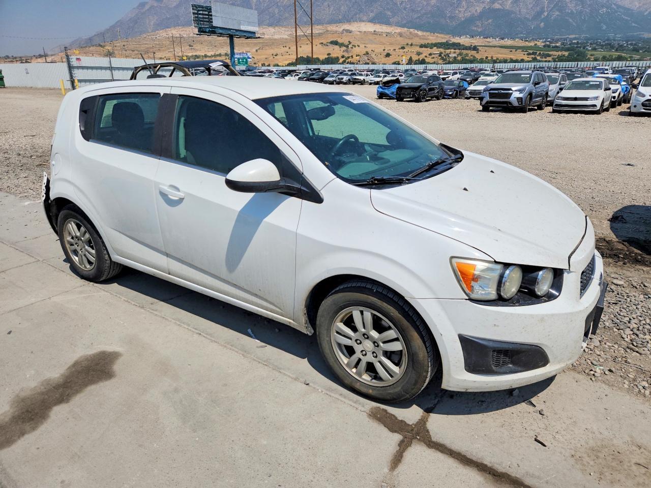 2015 Chevrolet Sonic Lt - Фото 4