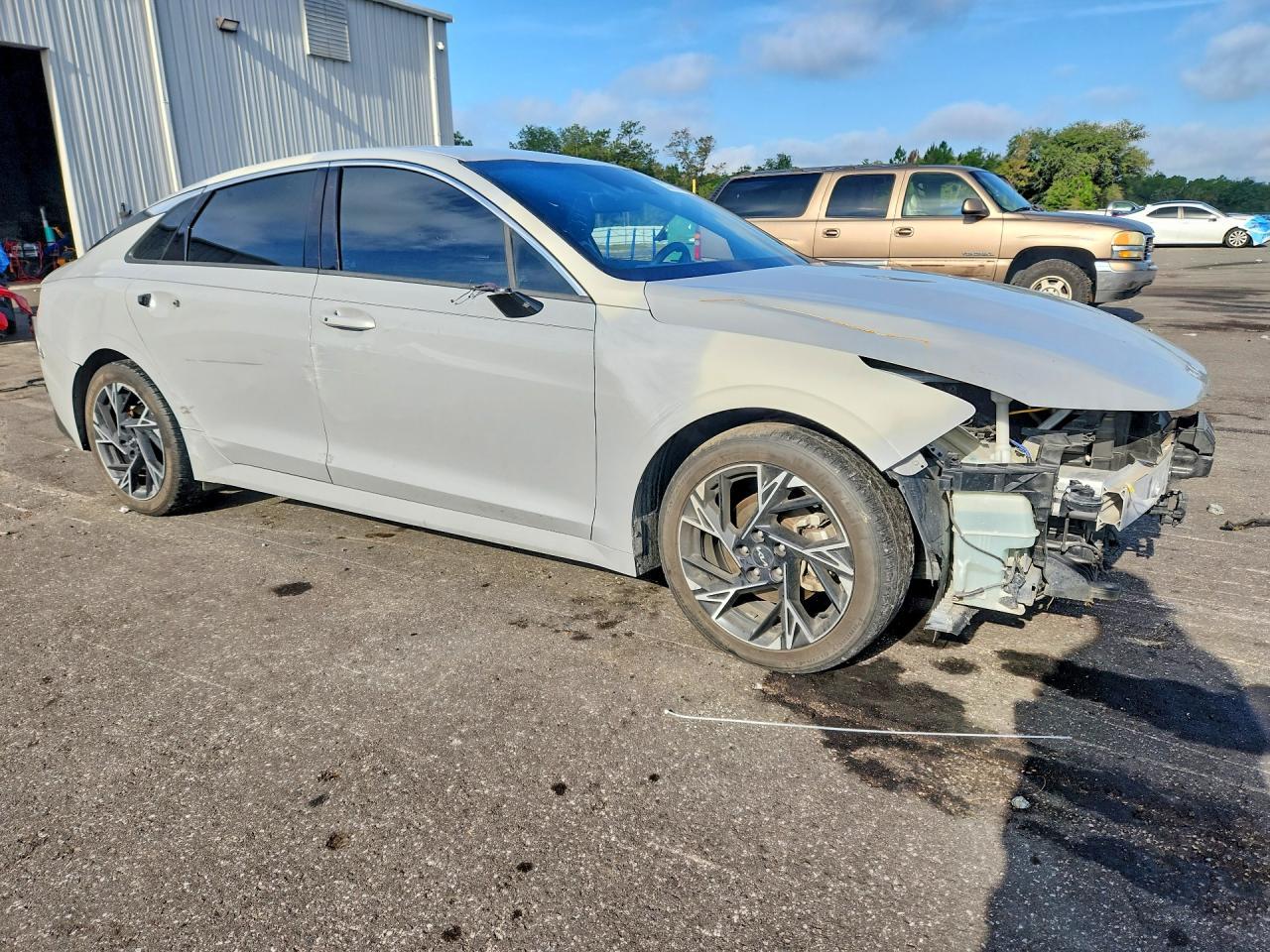 2025 Kia K5 Gt Line - Image 4