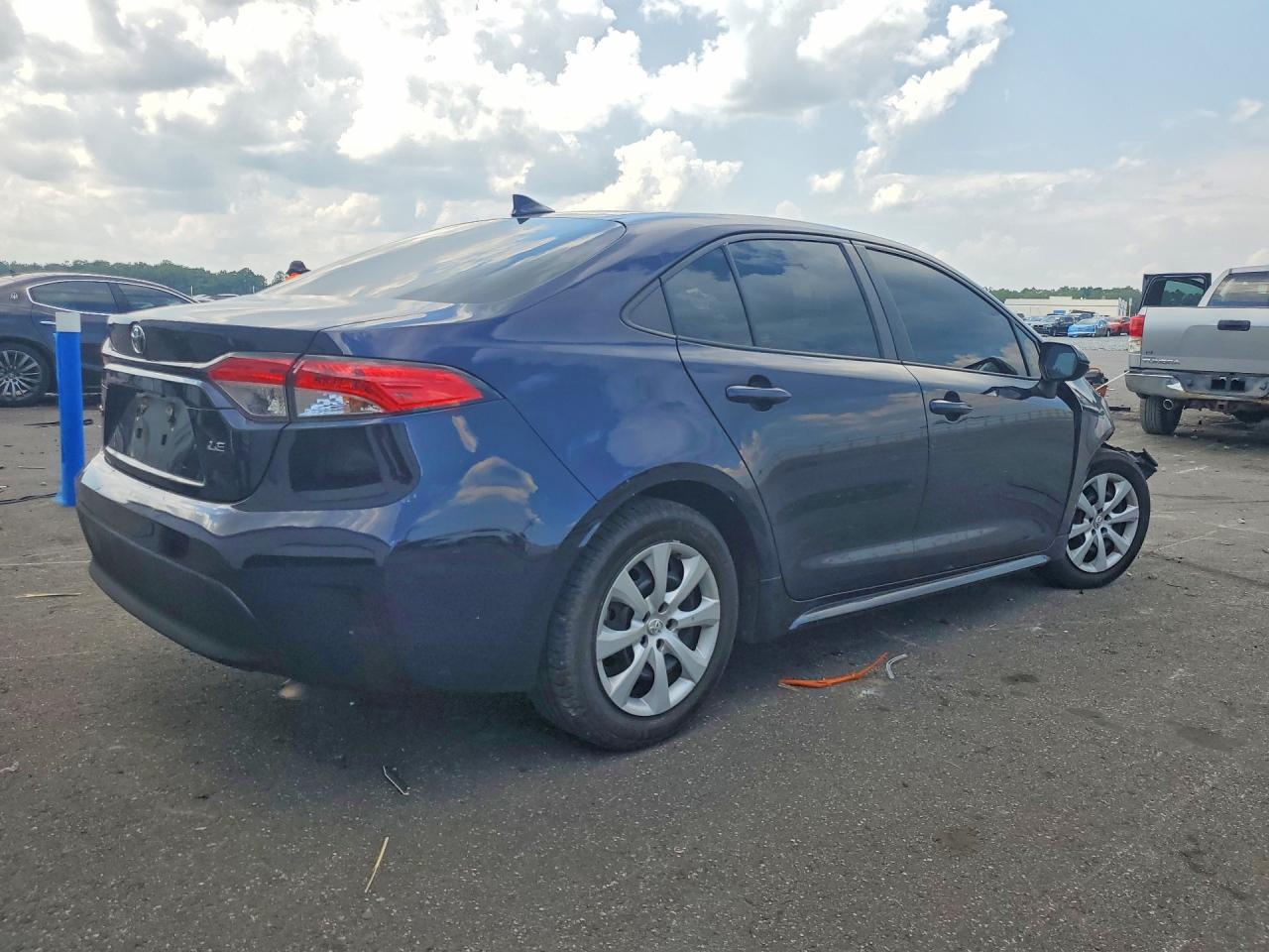 2023 Toyota Corolla Le - Image 3
