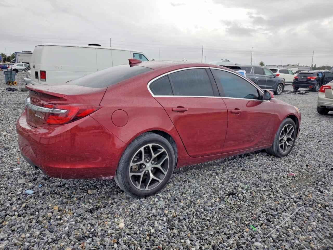 2017 Buick Regal Sport Touring - Image 3