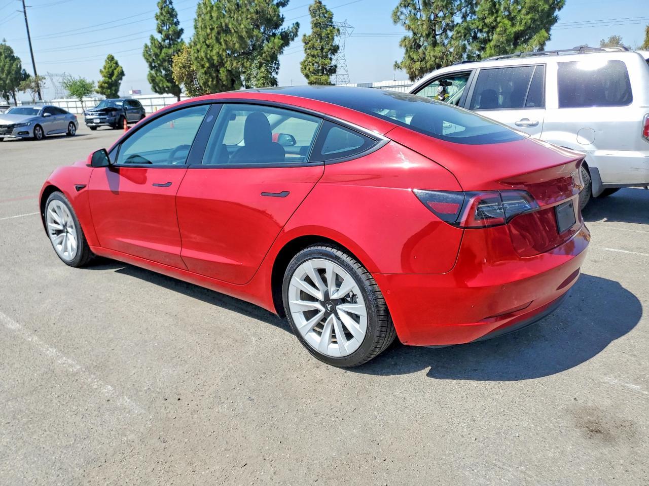 2022 Tesla Model 3 - Фото 2
