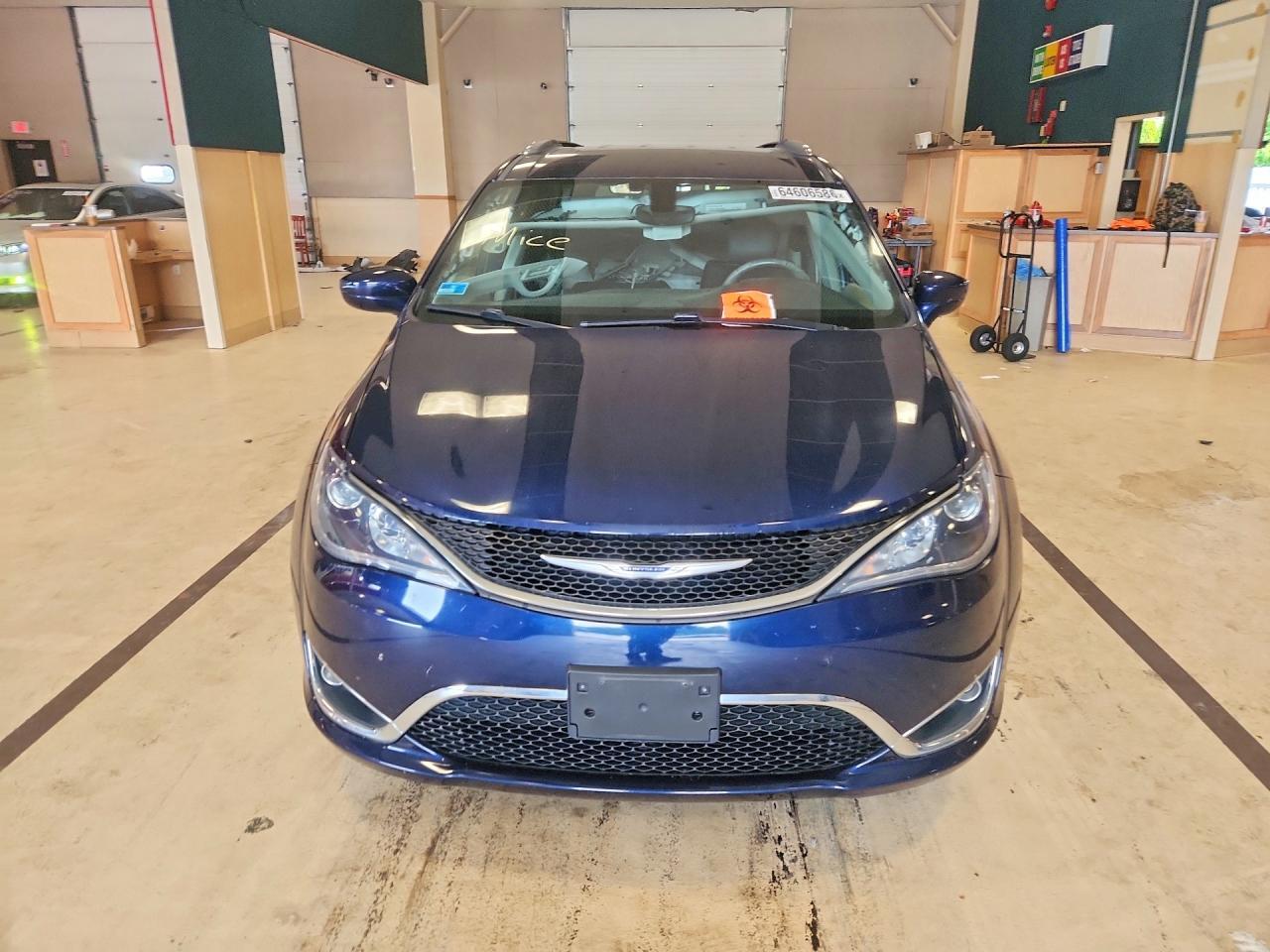 2018 Chrysler Pacifica Touring L - Фото 5