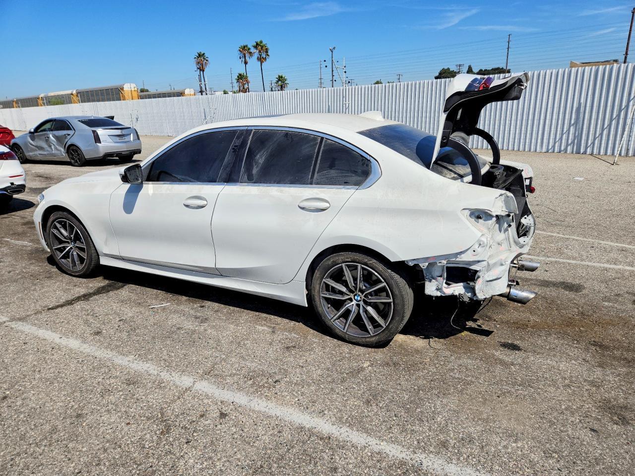 2021 BMW 330I - Фото 2