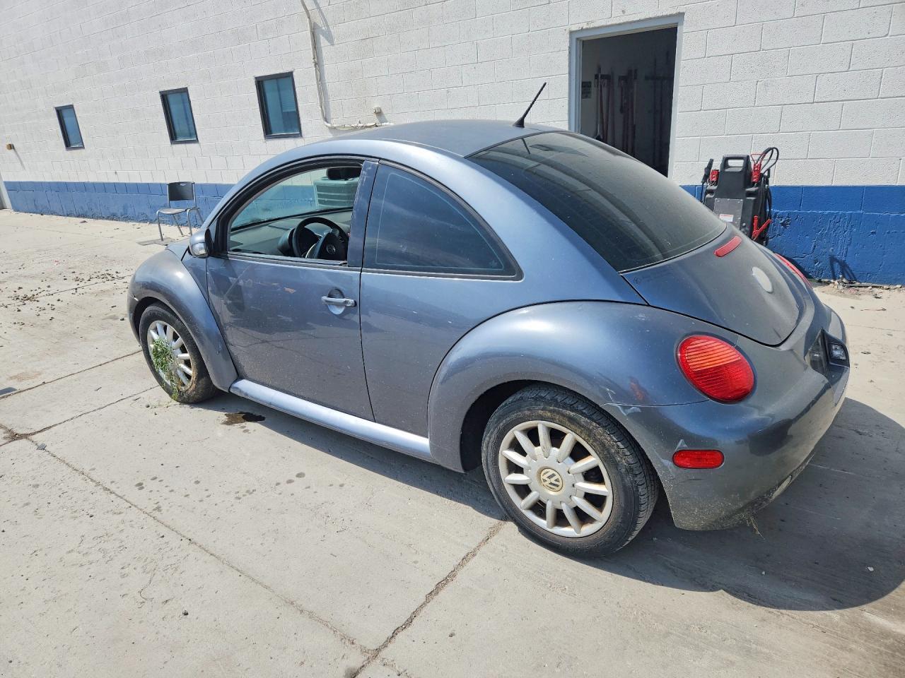 2004 Volkswagen New Beetle Gls - Фото 2