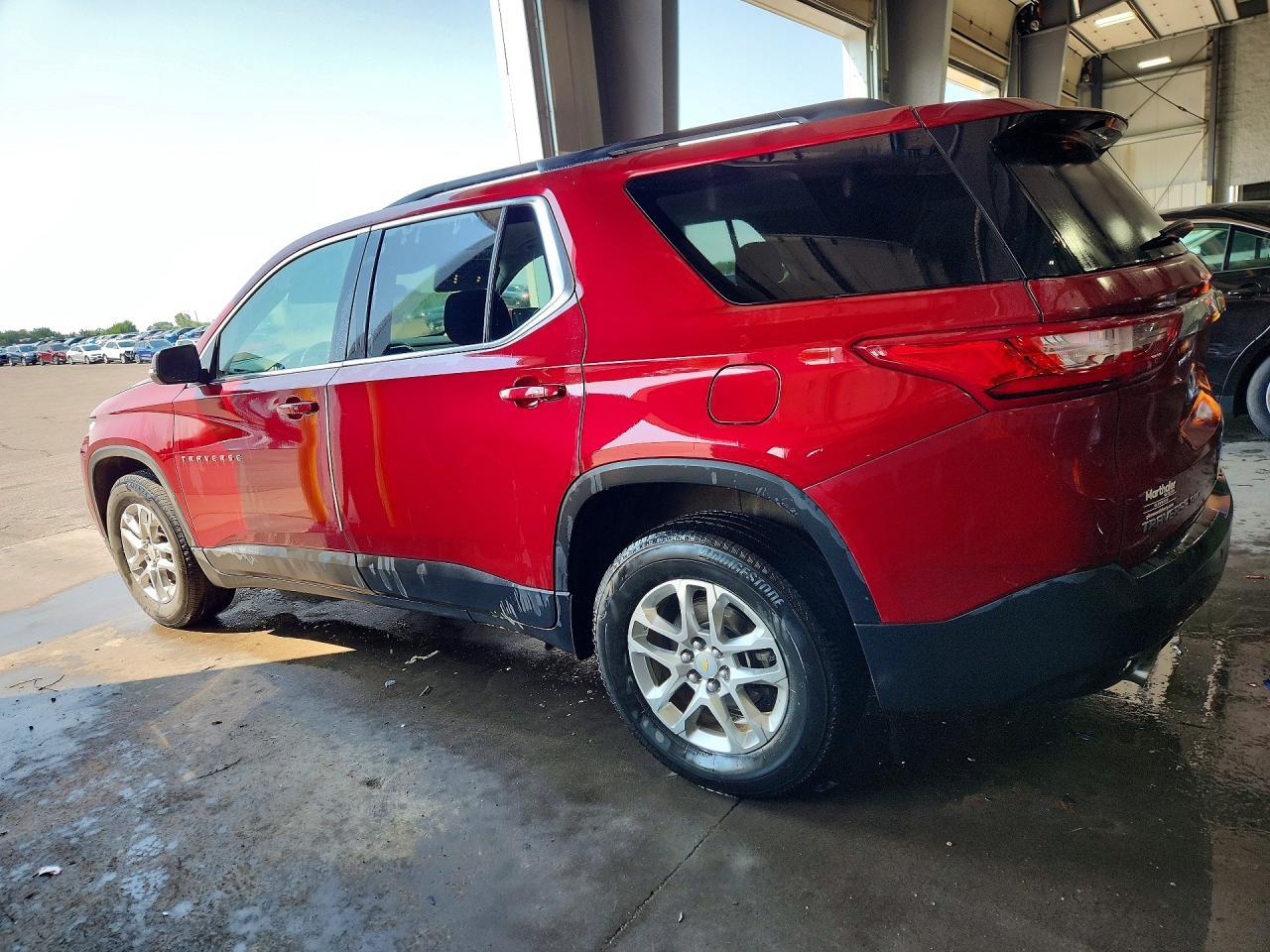 2021 Chevrolet Traverse Lt - Фото 2