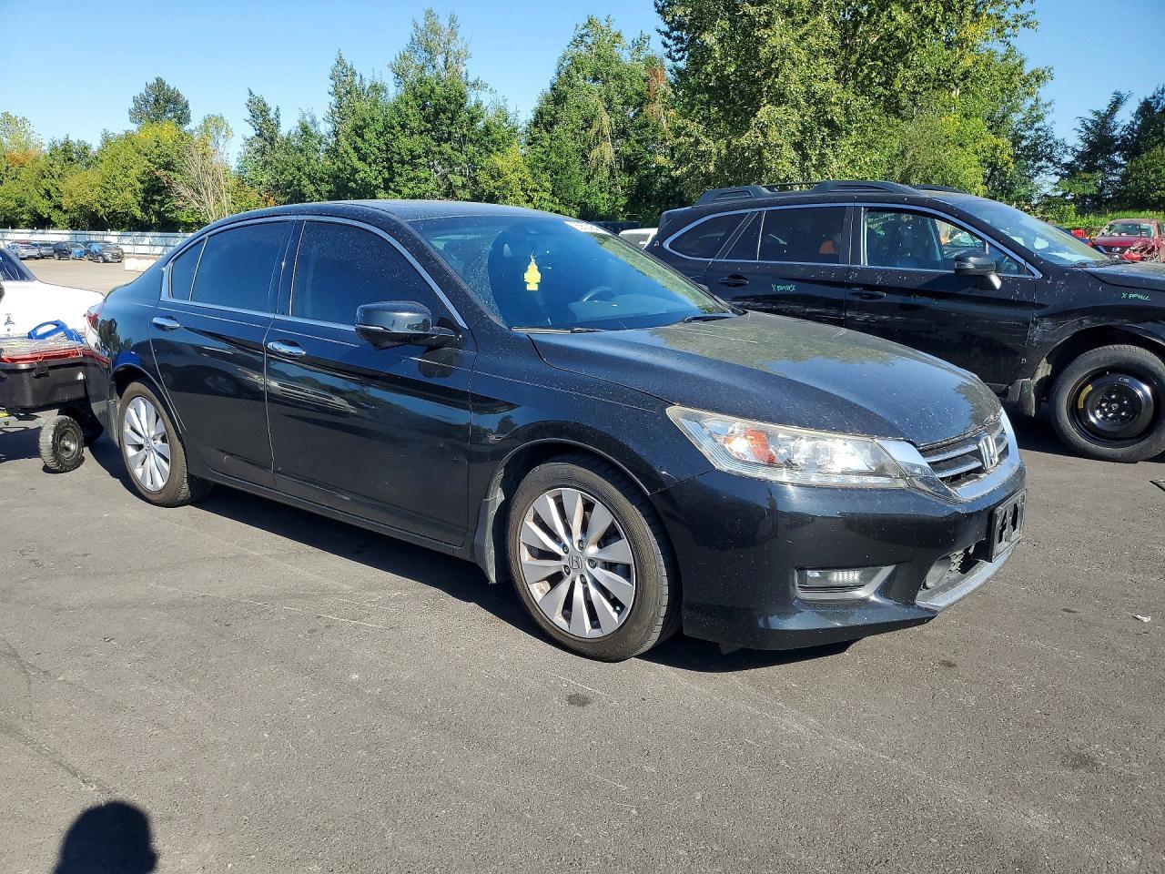 2015 Honda Accord Touring - Image 4