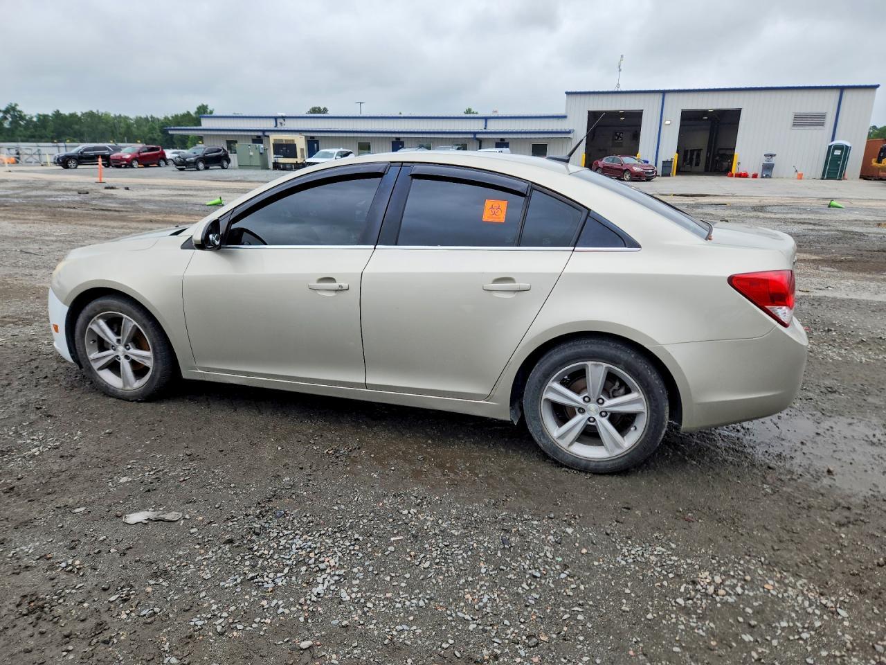 2013 Chevrolet Cruze - Image 2
