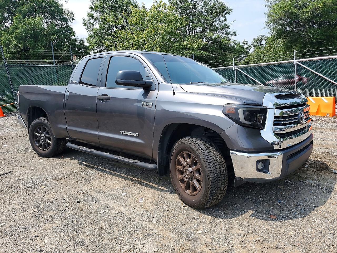 2015 Toyota Tundra Sr5 - Image 4
