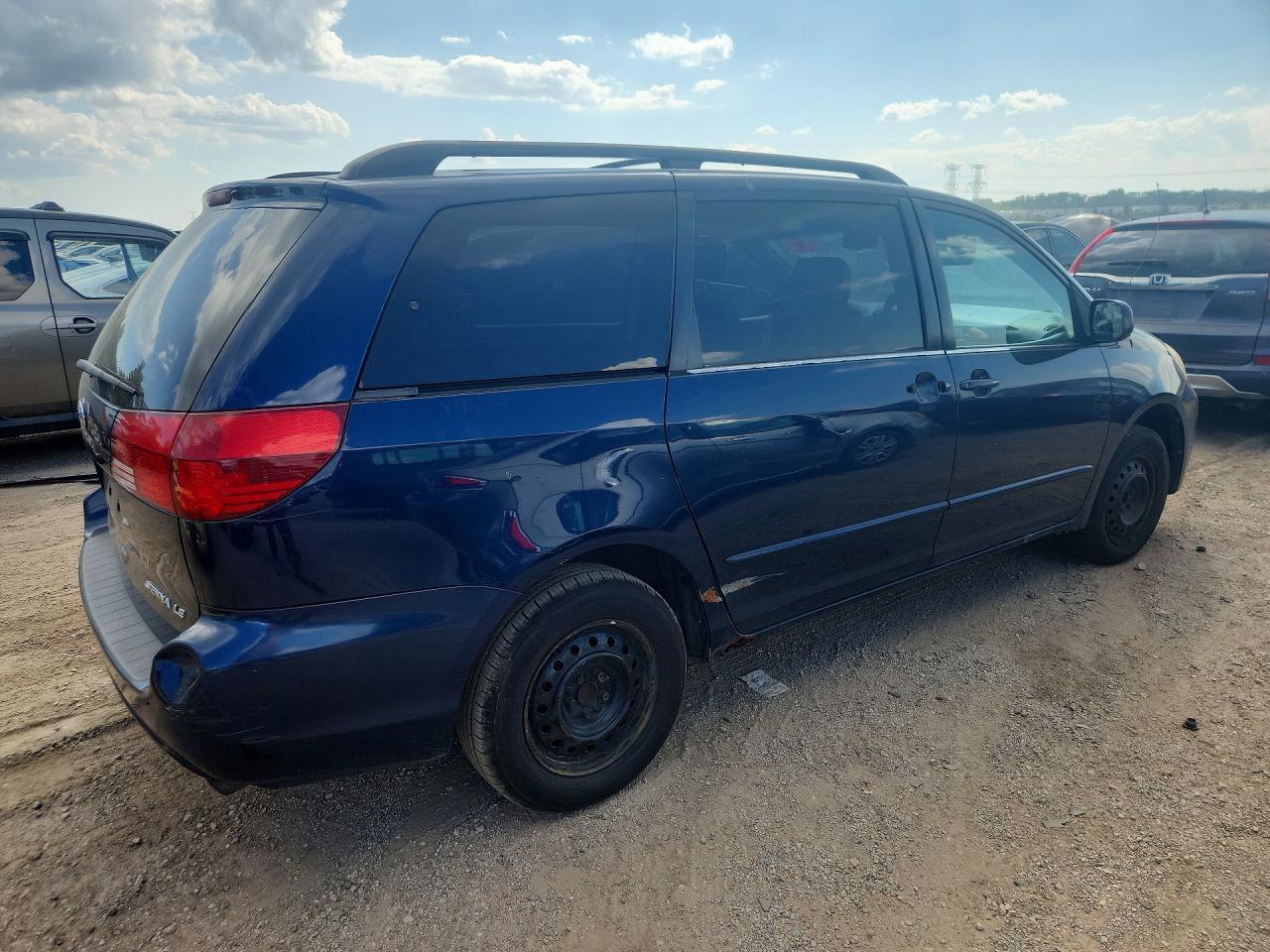 2004 Toyota Sienna Le 7 Passenger - Фото 3