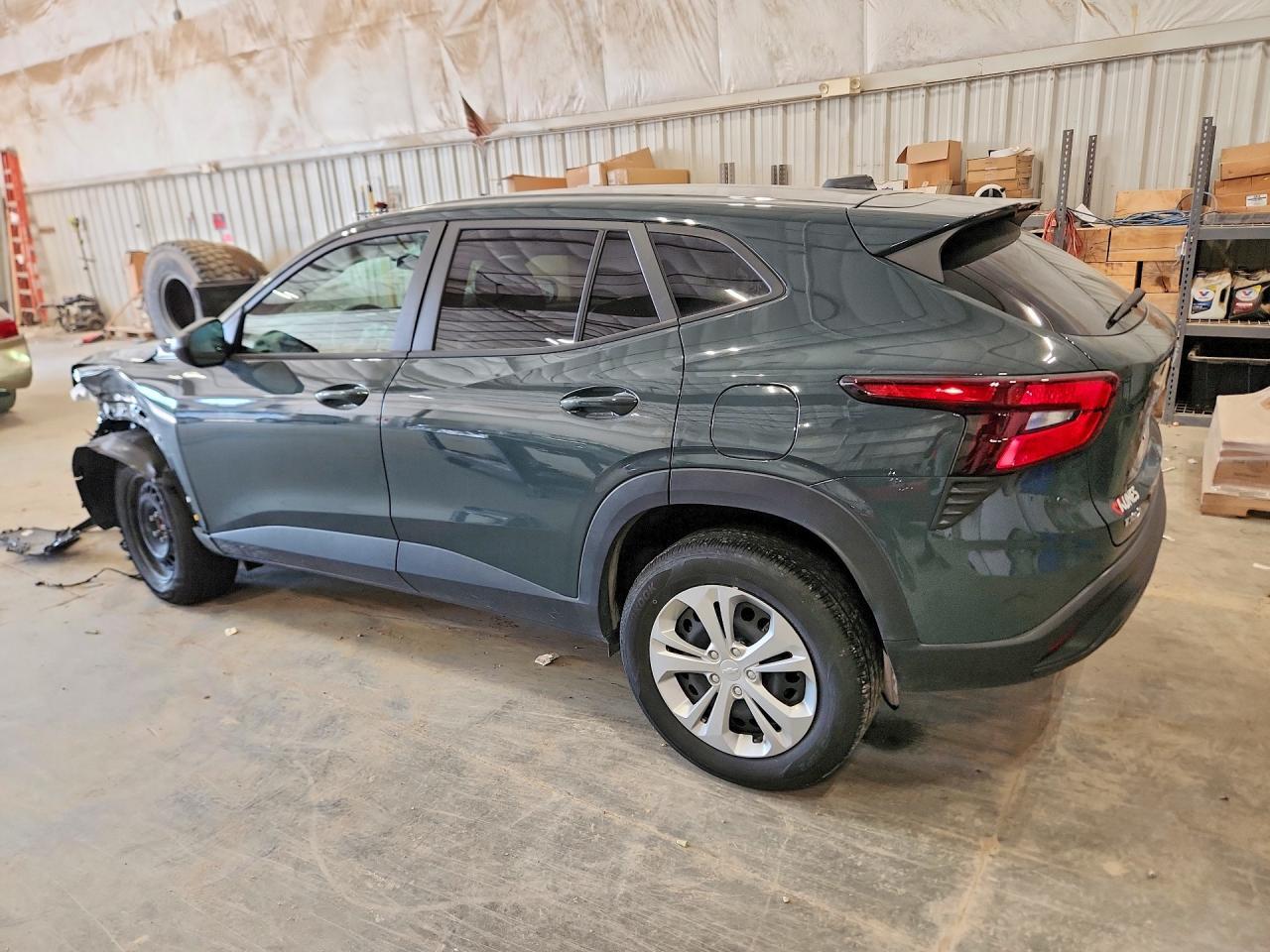 2025 Chevrolet Trax Ls - Фото 2