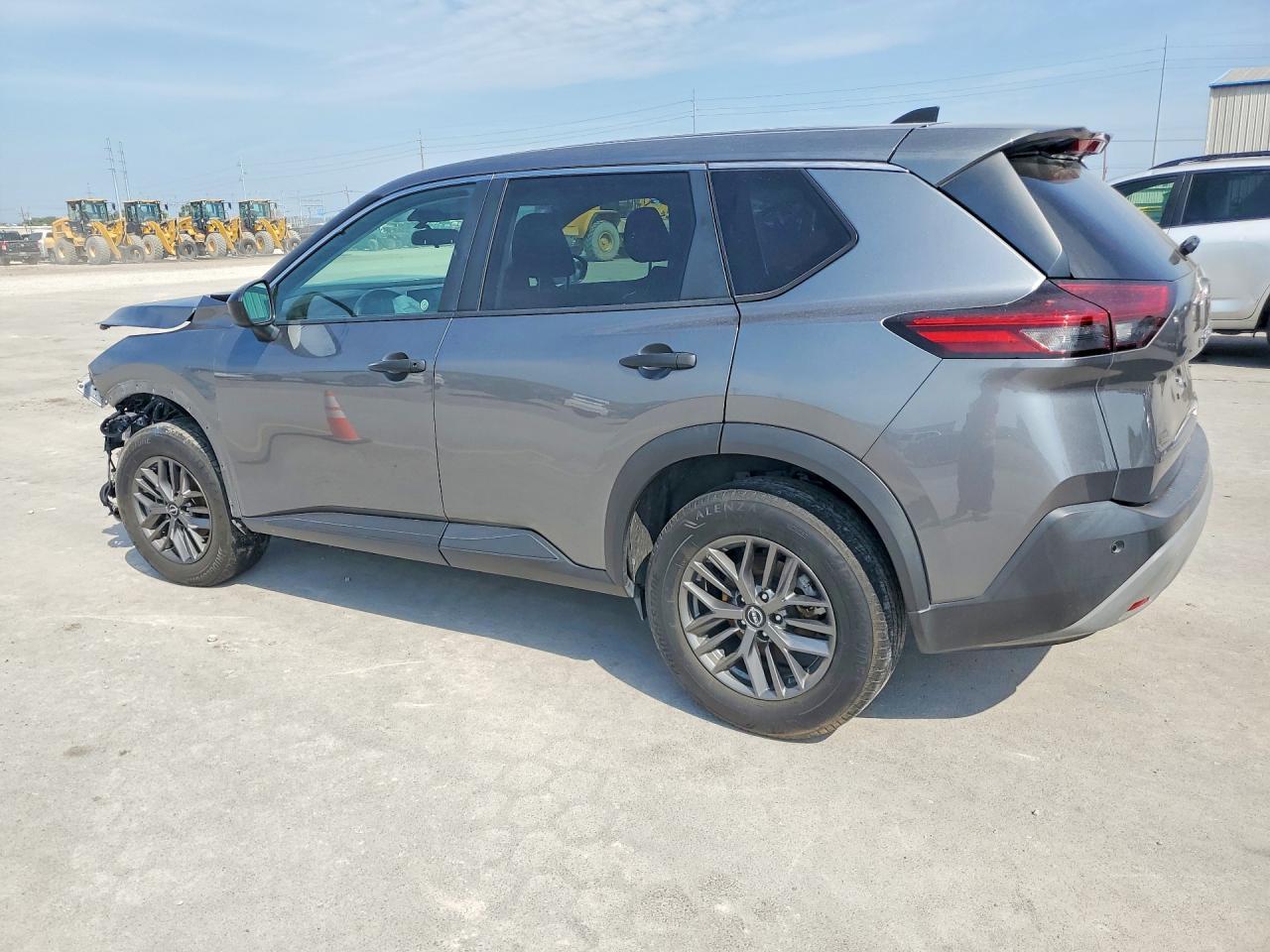 2023 Nissan Rogue S - Image 2