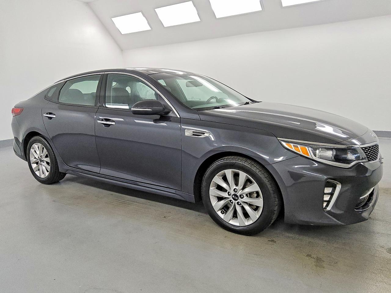 2018 Kia Optima S - Фото 4