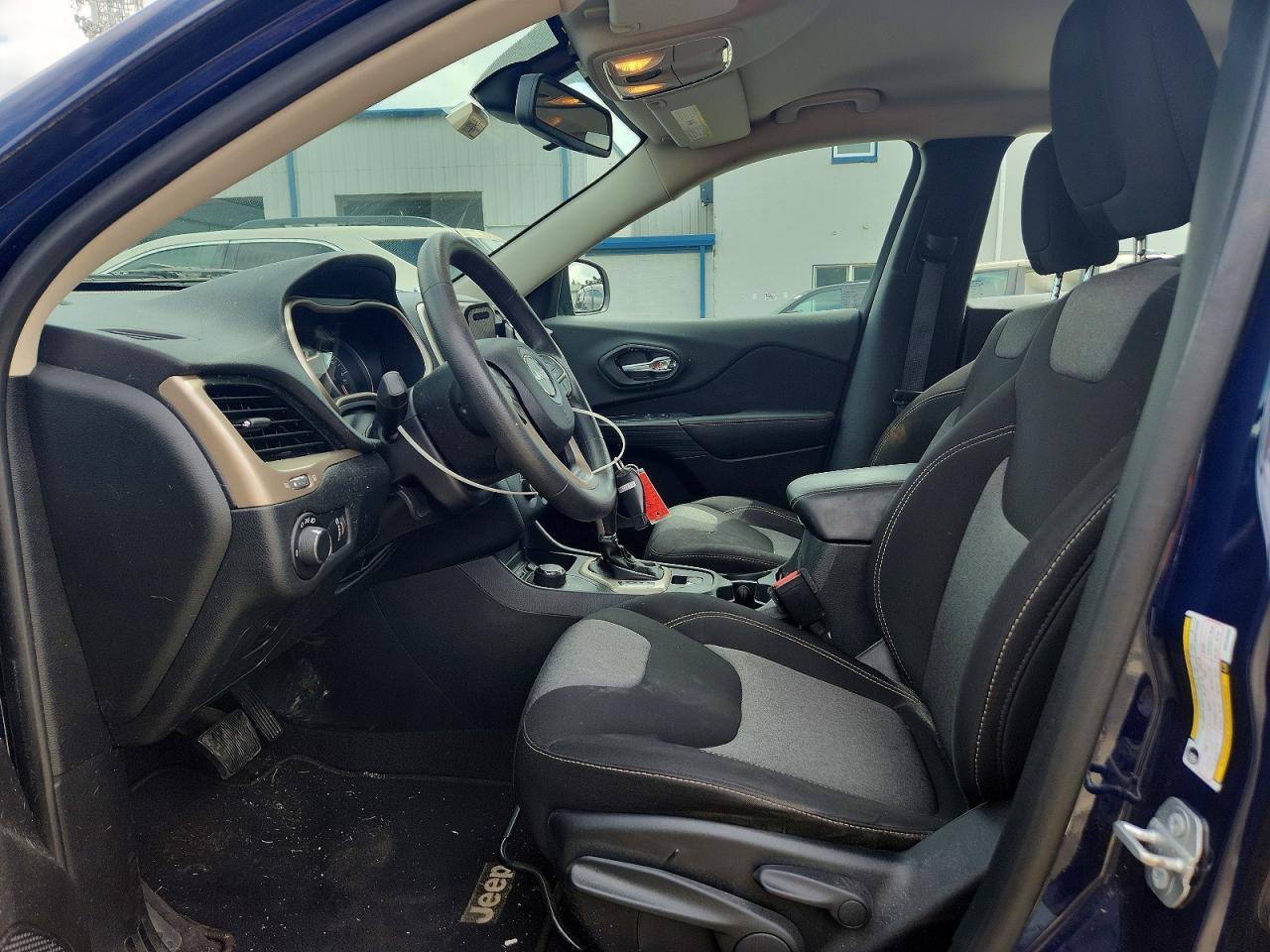 2016 Jeep Cherokee Sport - Фото 7