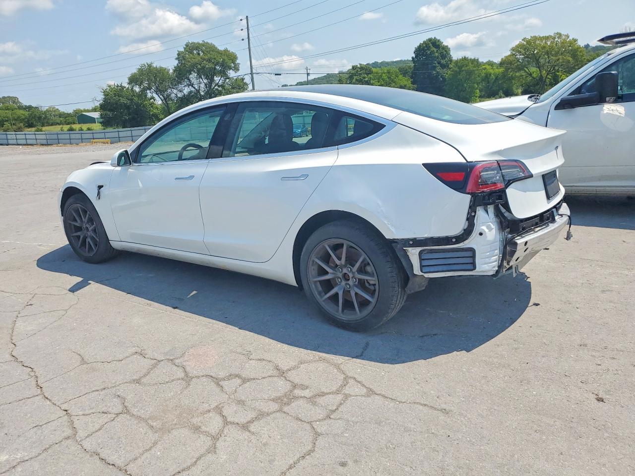 2019 Tesla Model 3 - Фото 2